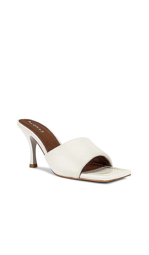 ALOHAS Puffy Mule in White