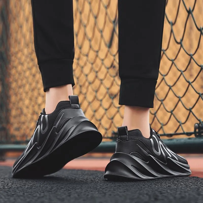 WRAITH 'Spirit' 700 Sneakers