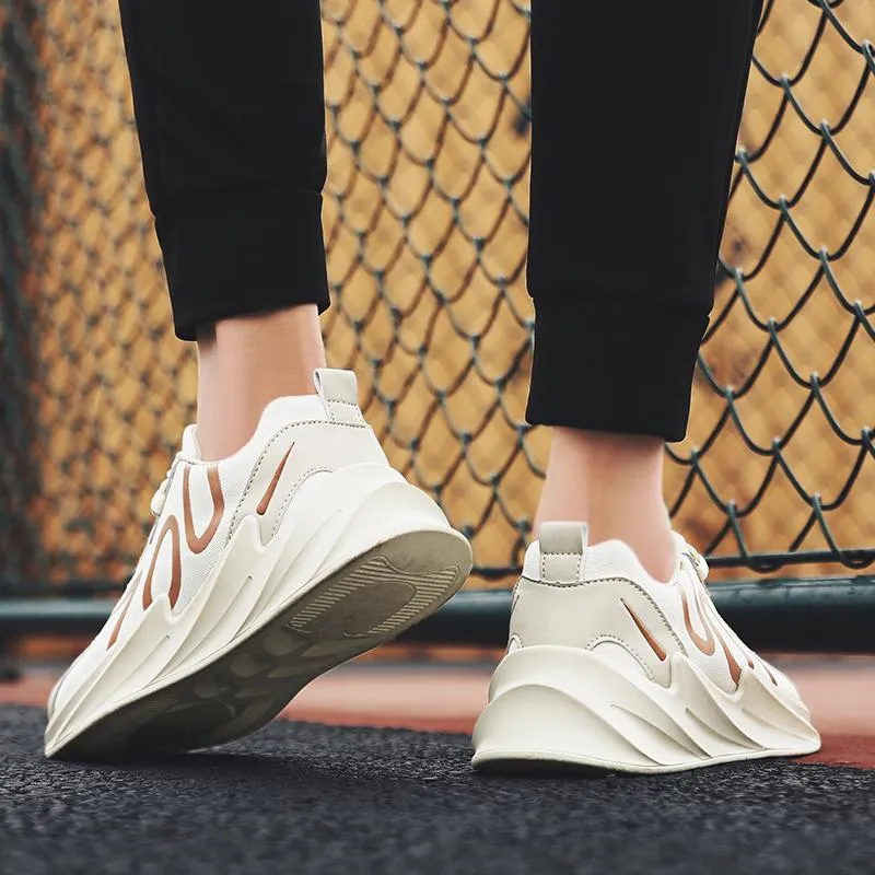 WRAITH 'Spirit' 700 Sneakers