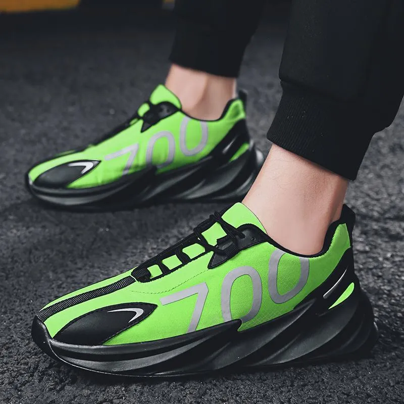 WRAITH 'Spirit' 700 Sneakers